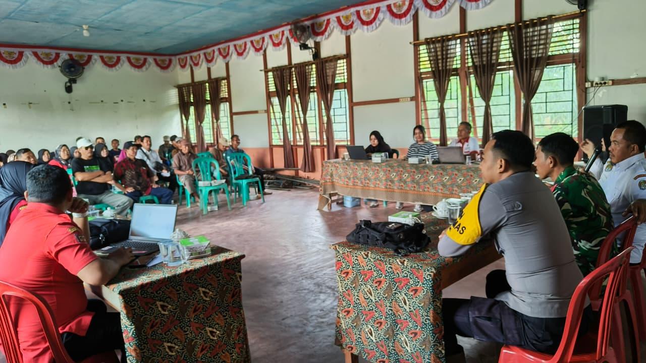 Cegah Karhutla di Ketapang, Polsek Matan Hilir Selatan Edukasi Warga Soal Larangan Membakar Lahan - Tribunpontianak.co.id