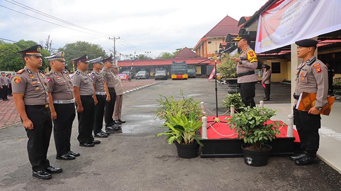 Polres-Sintang-menggelar-upacara-Korp-Raport-kenaikan-23s.jpg