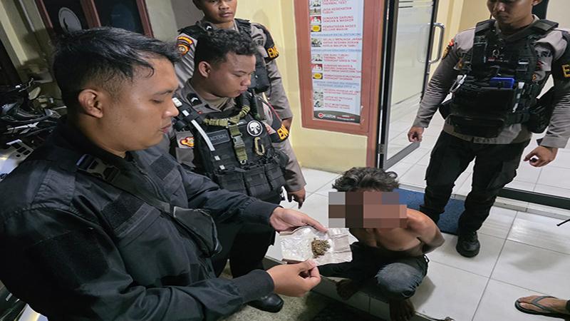 Mabuk Miras dan Ngamuk di Warung, Pria Ngaku Preman Ditangkap Tim Enggang Polresta Pontianak