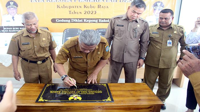 Resmikan Gedung Diklat Kepong Bakol Kubu Raya, Bupati Muda Mahendrawan Harap Desa Kuat dan Menanjak
