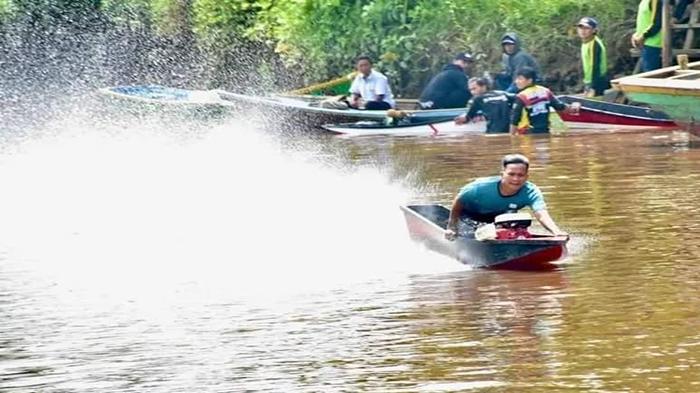 Sekda Yusran Sebut Lomba Sampan Kato Jadi Event Tahunan HUT Kubu Raya