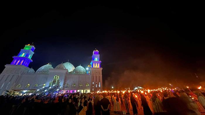 Ribuan Warga Ketapang Ramaikan Pawai Obor Sambut Tahun Baru Islam 1445 H, Pemda Berikan Apresiasi