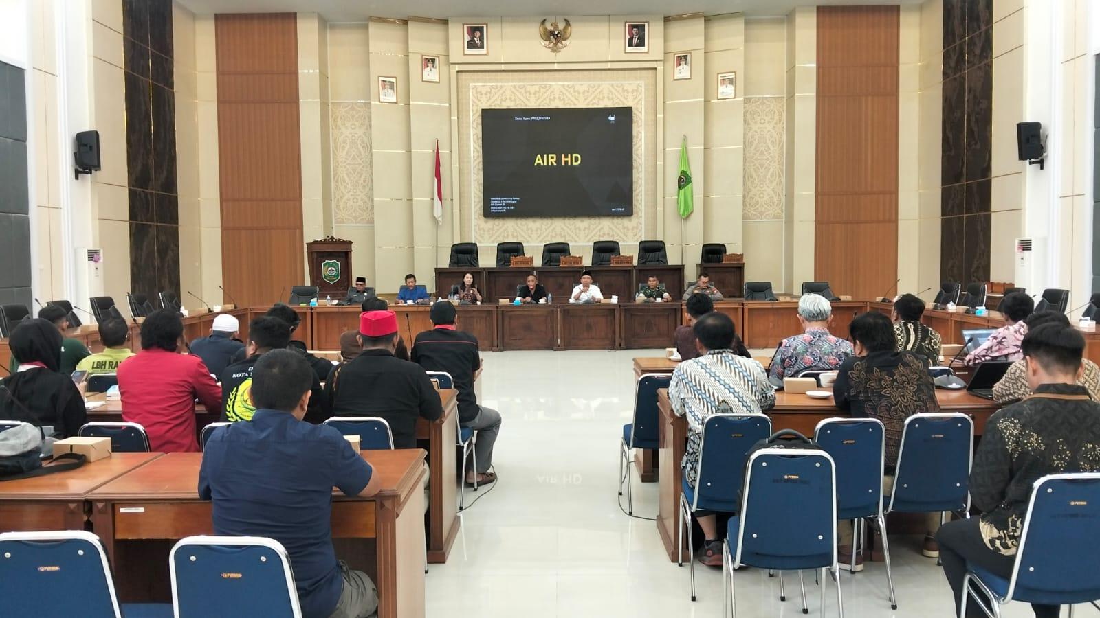 DPRD, PLN, PLTU dan Masyarakat Duduk Bersama Bahas Solusi Pemadaman Listrik di Singkawang - Tribunpontianak.co.id