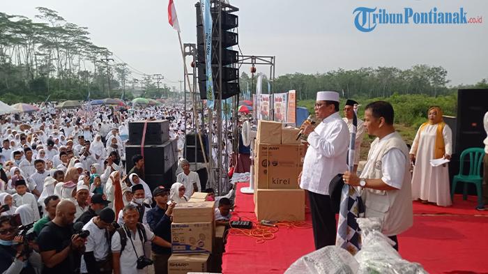 OSO Lepas Ribuan Umat Muslim di Sambas Ikuti Gema Pawai 1 Muharram, Hadiahkan 15 Paket Umrah