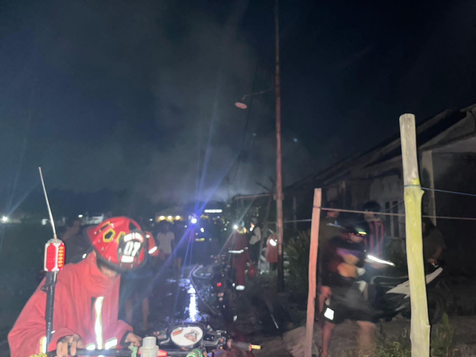 Rumah Warga di Kubu Raya Terbakar Diduga Akibat Korsleting Listrik, Kerugian Mencapai Rp 80 Juta