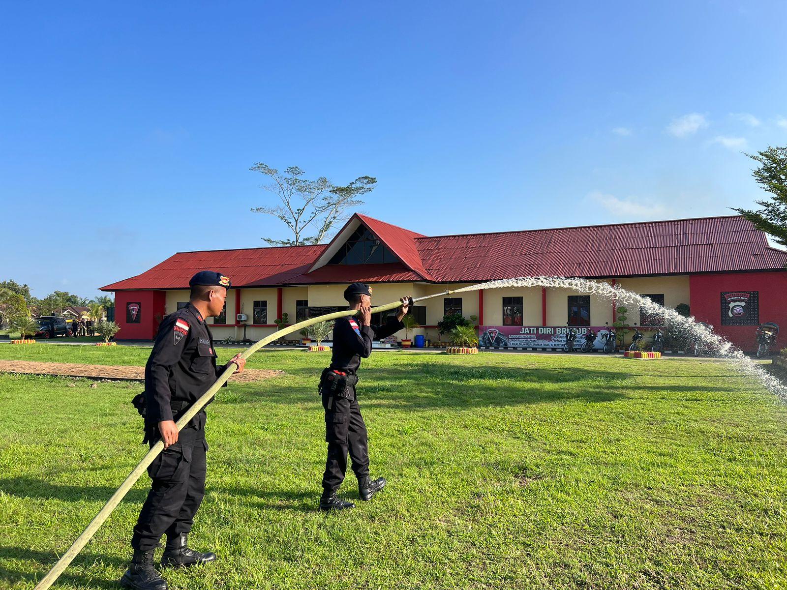 Satbrimob Polda Kalbar Latihan SAR untuk Mengasah dan Memelihara Kemampuan Personelnya
