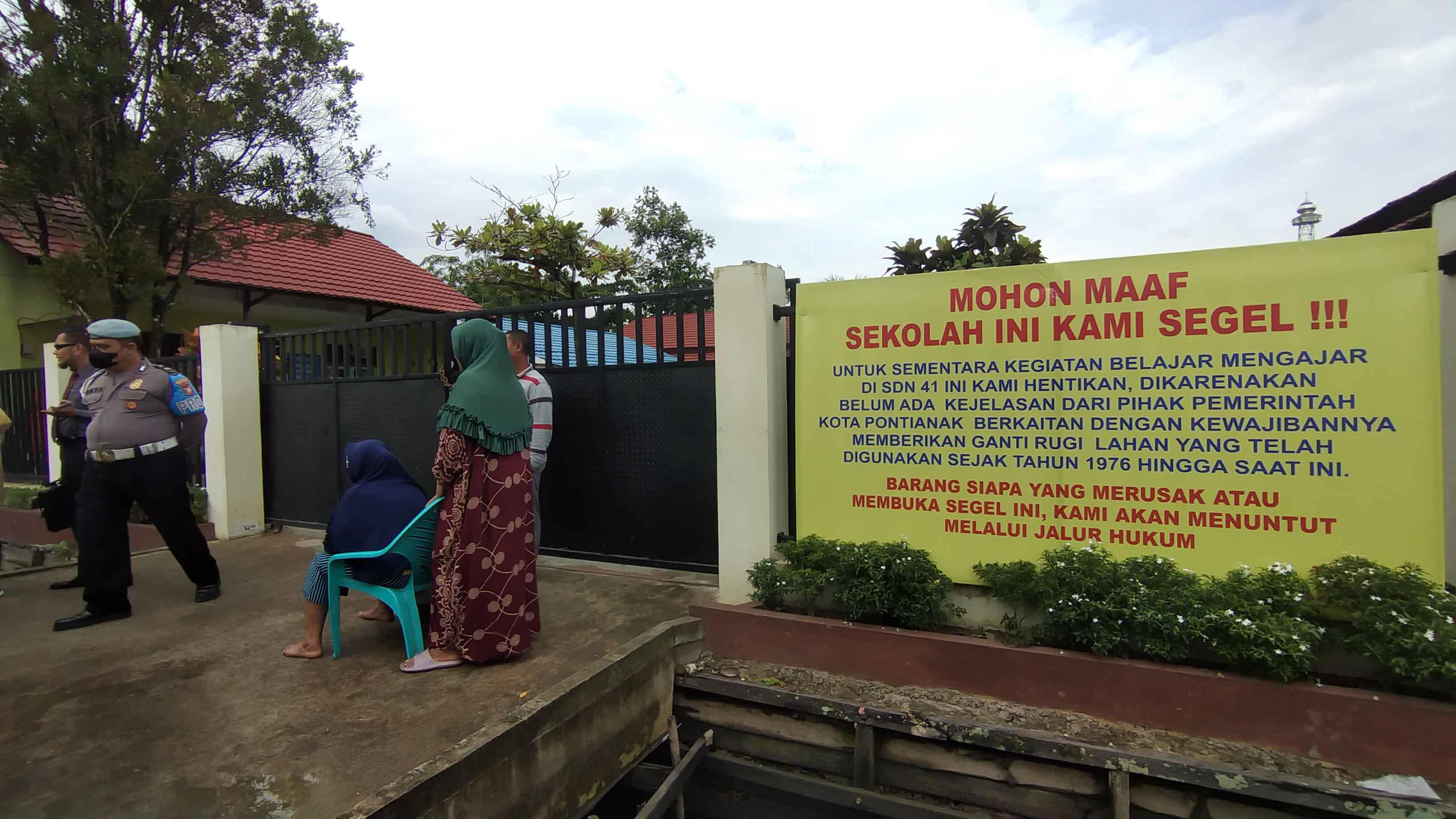 400 Siswa di Pontianak Terpaksa Libur Akibat Sekolah Disegel