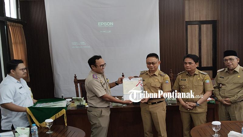 12 Sertifikat Aset Diserahkan ke Pemkot Pontianak, Termasuk Lahan Sekolah Rakyat