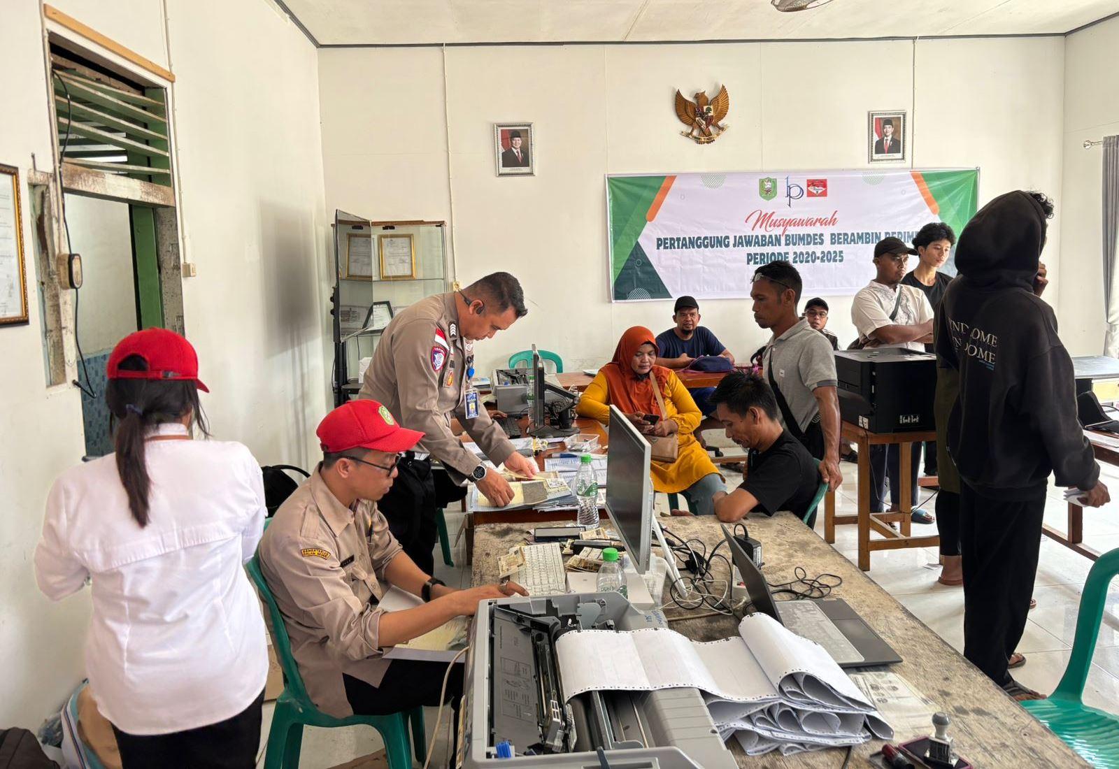 Dekatkan Layanan ke Warga, Samsat dan Simling Gokatan Hadir di Desa Pedalaman Tayan Hilir Sanggau