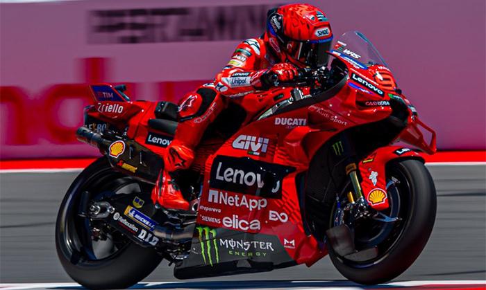 SINYAL-Marc-Marquez-Pensiun-Usai-Juara-Dunia-MotoGP-2025-Crash-Mandalika-Penutup-Karir-Balapan.jpg
