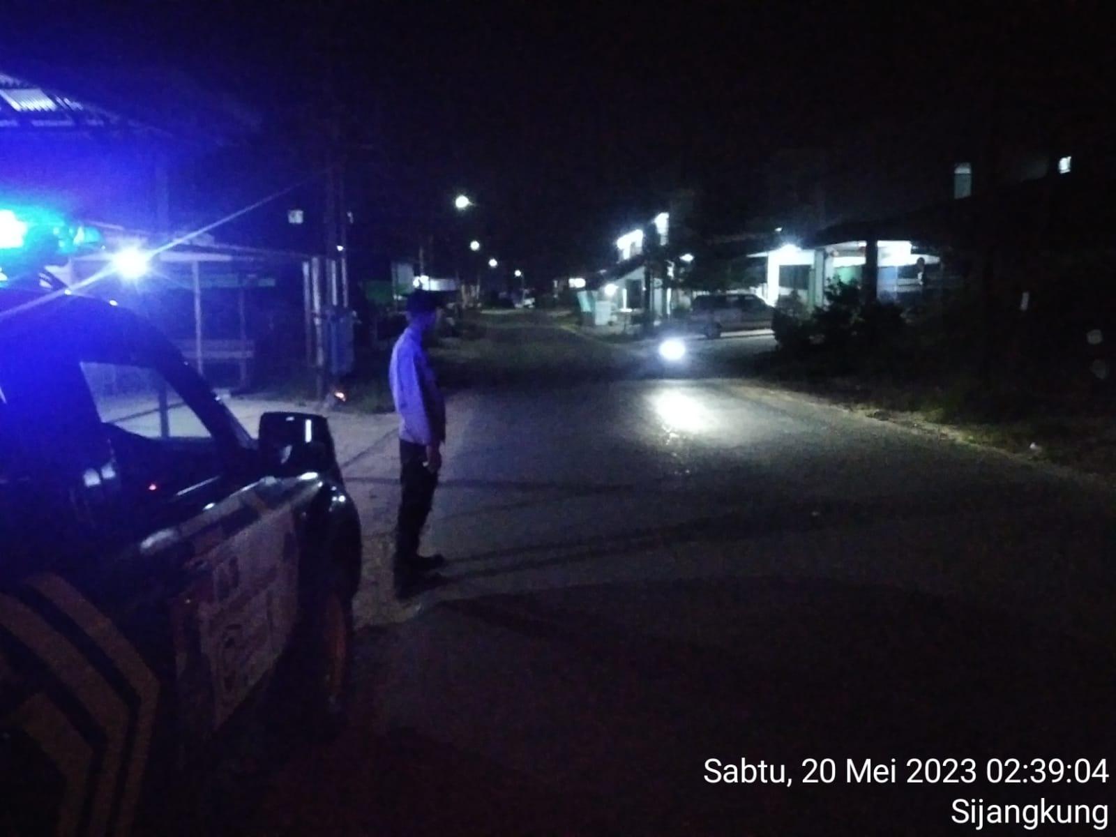 Personel Polsek Singkawang Selatan Rutin Laksanakan Patroli Malam, Ciptakan Rasa Aman