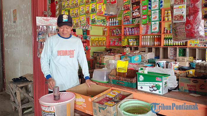 Jelang Idul Adha, Pedagang Sembako di Pasar Mempawah Pastikan Ketersediaan Bapok Aman