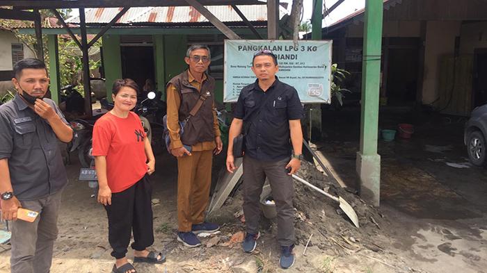 Diskumindag Sambas Pantau Ketersediaan Stok LPG 3 Kilogram di Dua Kecamatan