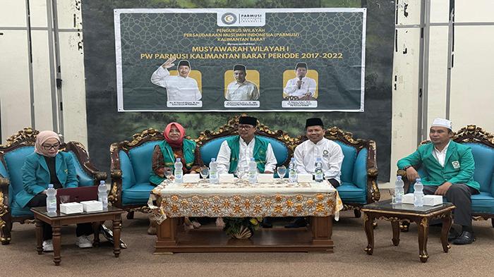 Satono-ketika-menghadiri-Musyawarah-Wilayah234ewf.jpg