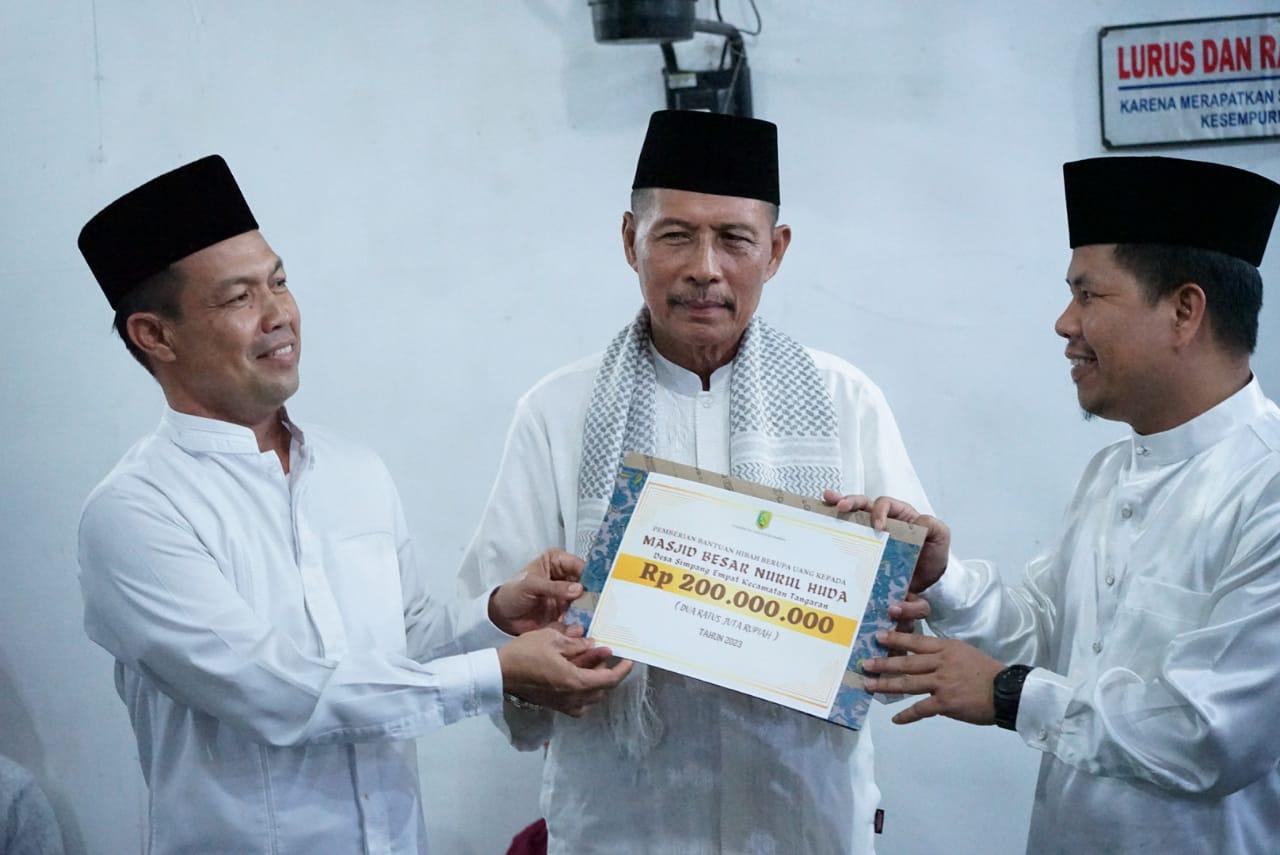 Bupati Satono Ajak Masyarakat Sambas Makmurkan Masjid di Bulan Ramadan