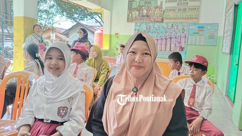 Satu-diantara-wali-murid-Ernita2342.jpg