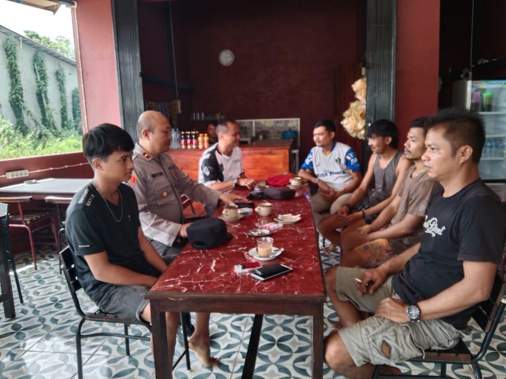 Jumat Curhat Polsek Sayan, Kapolsek dan Personel Akrab Bersama Perangkat Desa Pekawai