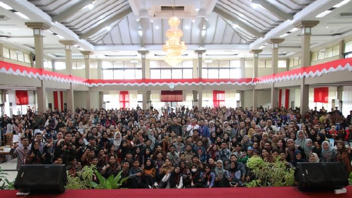 Sebanyak-951-mahasiswa-mahasiswi-peserta-KKN2435ewrf.jpg