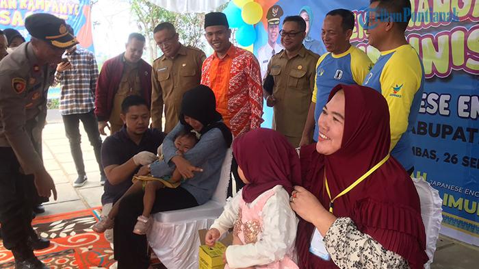Sejumlah-bayi-usia-di-atas-9-bulan-mendapat-suntikan-imunisasi-JE-dalam.jpg