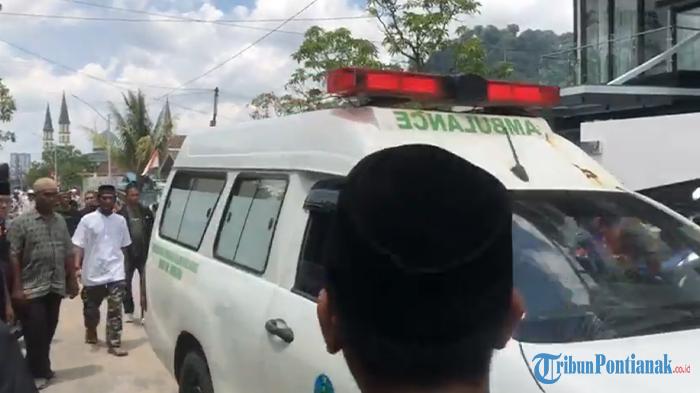 Jenazah Waket DPRD Sambas Arifidiar Tiba di Rumah Duka, Disambut Isak Tangis Kerabat