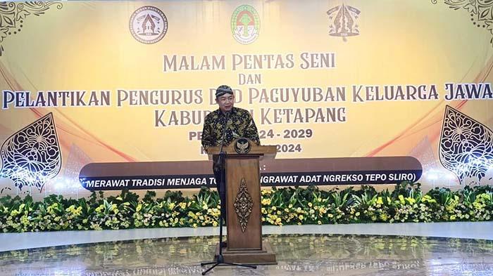 Sekda-Kabupaten-Ketapang-Alexander-Wilyo-s2354ewf.jpg