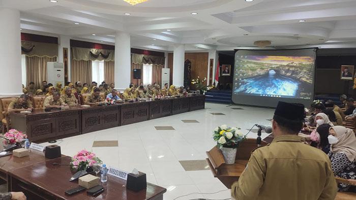 Sekda Mempawah Buka Bimtek dan Monitoring Evaluasi Implementasi Pengendalian Gratifikasi