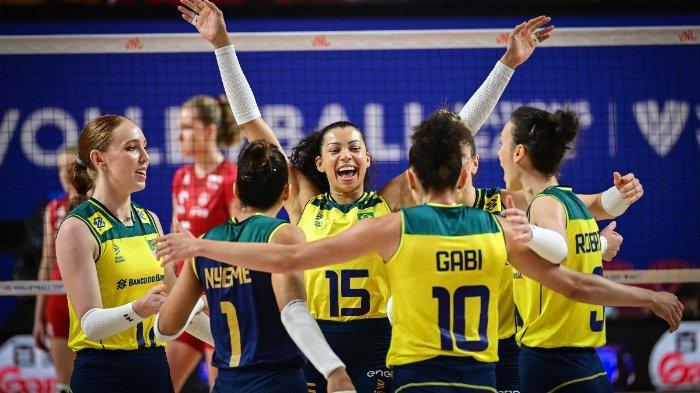 Selebrasi-Brasil-vs-Polandia-di-ajang-VNL-2024-Putri.jpg
