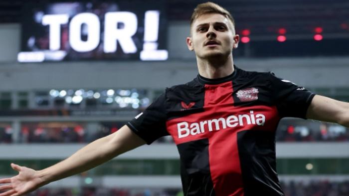Selebrasi-Josip-Stanišić-pemain-Bayer-Leverkusen.jpg
