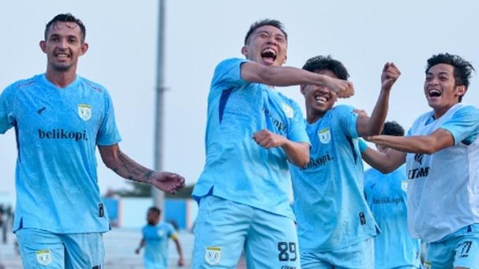 Selebrasi-sejumlah-pemain-Persela-Lamongan.jpg