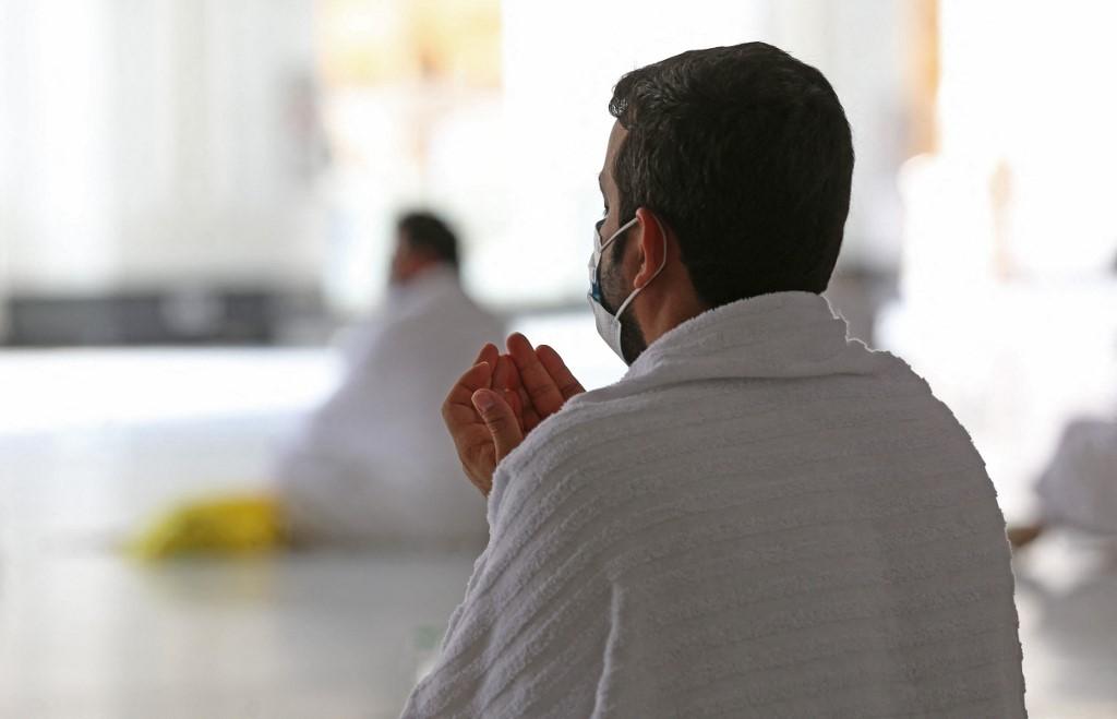 Sholat Hajat Jam Berapa Paling Afdhol ? Inilah Panduannya Lengkap Bacaan Niat dan Doa Sesudahnya