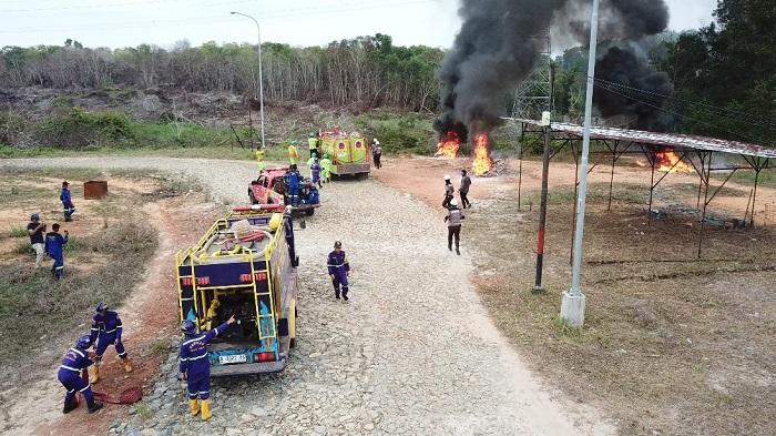PLN Sosialisasi Bahaya Kebakaran dan Lakukan Simulasi Tanggap Darurat di Proyek PLTU 2 Kalbar