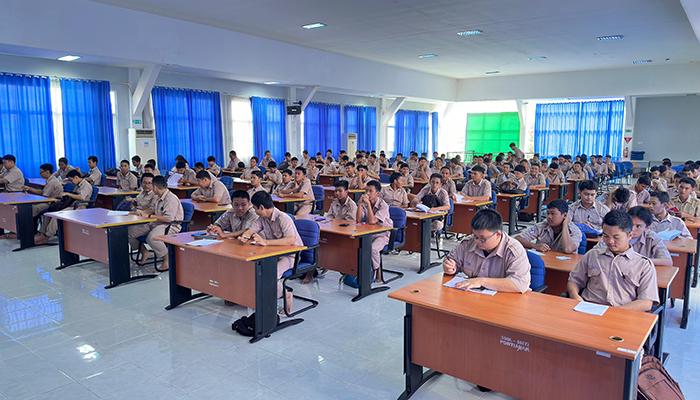 Siswa-jurusan-Teknik-Pemesinan-TP-dan-Teknik-Otomasi-Industri-TOI-belajar-bersama-PT-GMGI.jpg