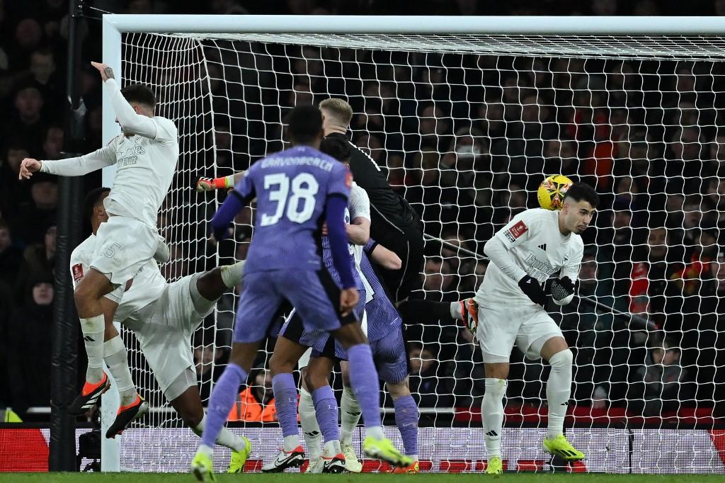 Skor-Arsenal-Vs-Liverpool-FA-Cup-Results-Jakub-Kiwior-Buka-Jalan-Kemenangan-Luis-Diaz-Dkk.jpg