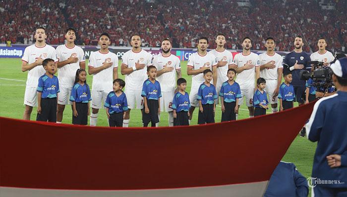 Skuad-Timnas-Indonesia-foto-Bersama-2422.jpg