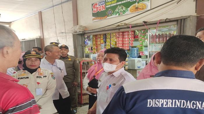 Pemkab Mempawah Sidak Pasar Pastikan Harga dan Bahan Pokok Terkendali Jelang Natal dan Tahun Baru