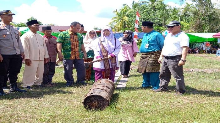 Staf-Ahli-Bupati-Sambas-Bidang-Kemasyarakatan-dan-Sumber-Daya-Manusia-Fatma-Aghitsni.jpg