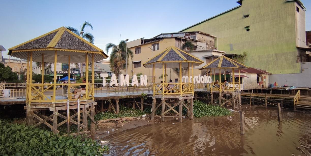 Menikmati Senja di Taman Merdeka Ketapang, Ruang Publik dengan Panorama Sungai Pawan - Tribunpontianak.co.id
