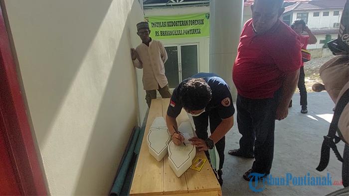 BREAKING NEWS : Jenazah Sri Mulyani Korban Pembunuhan Oknum TNI di Sambas Diserahkan ke Keluarga