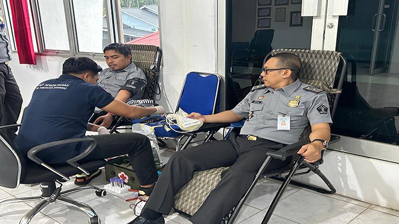 Peringatan Hari Bhakti Imigrasi ke-75 Dirangkai Dengan Donor Darah