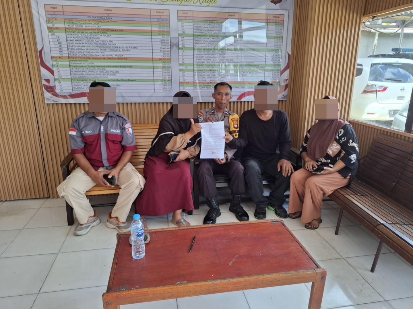 Problem Solving, Bhabinkamtibmas Polres Kubu Raya Selesaikan Permasalahan Warga Desa Kuala Dua