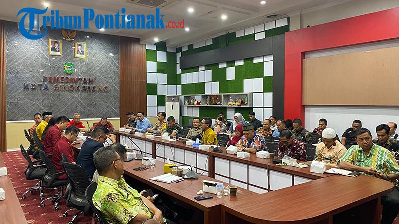 Rapat Akhir Persiapan Cap Go Meh 2025 di Singkawang, Sumastro Optimis akan Berjalan Sukses