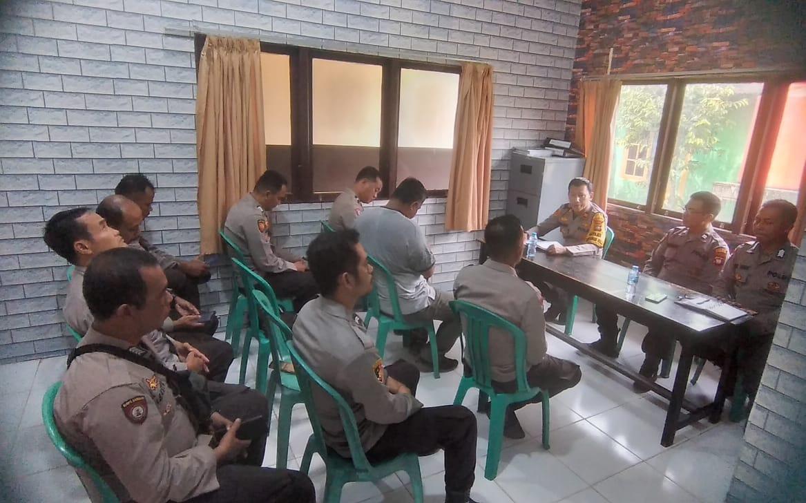 Pimpin Anev Bulanan, Kapolsek Mempawah Hulu Tekankan Personel Bersikap Netral Jelang Pilkada