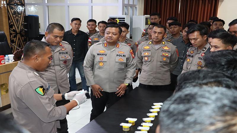 Personel Polisi Muda di Sambas Dites Urin, Hasilnya Negatif Narkoba
