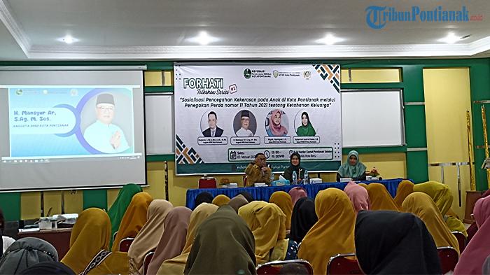 KPAD Pontianak-Forhati Gelar Talkshow Cegah Kekerasan Anak Melalui Perda Ketahanan Keluarga