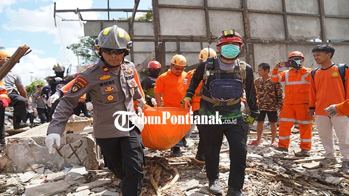 Tim-sar-gabungan-berhasil-mengevakuasi-satu-korban-1.jpg<pf>Tim-sar-gabungan-berhasil-mengevakuasi-satu-2.jpg<pf>Tim-sar-gabungan-berhasil-mengevakuasi-satu-3.jpg<pf>Tim-sar-gabungan-berhasil-mengevakuasi-satu-4.jpg<pf>Tim-sar-gabungan-berhasil-mengevakuasi-satu-5.jpg