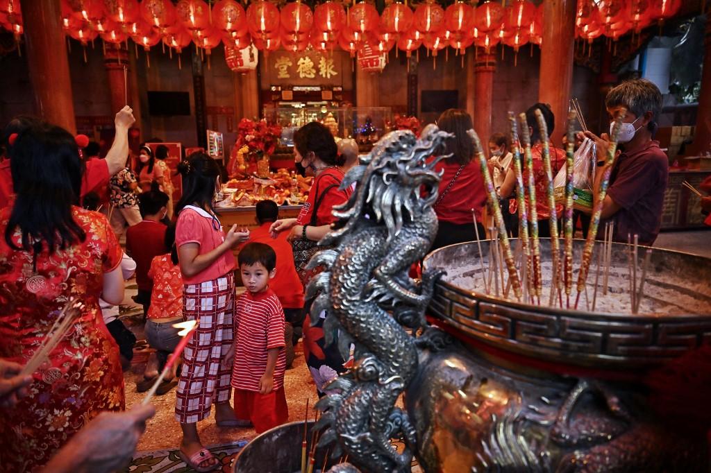 Tradisi Imlek di China Tahun Baru Tionghoa 2023, Legenda Monster Nian hingga Kembang Api dan Lampion