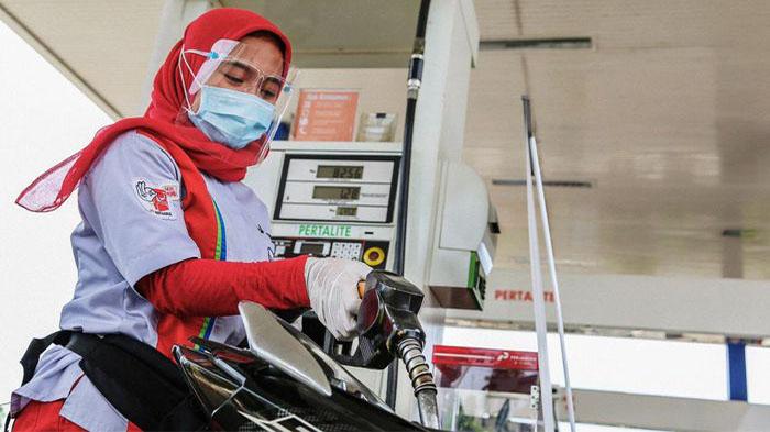 UPDATE-Daftar-Harga-BBM-Terbaru-15-Desember-2023-di-SPBU-Seluruh-Indonesia-Resmi-Turun-Cek-Disini.jpg