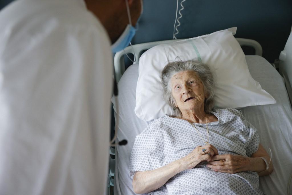 Ucapan Doa untuk Orang Sakit , Baca Lafaz Ini Termasuk saat Menjenguk