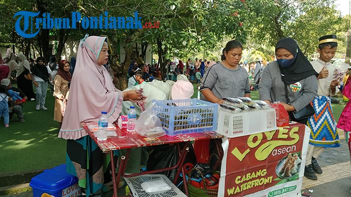 Sebanyak 500 UMKM Buka Lapak Dagangan di Sepanjang Lokasi Jepin Massal di Kota Pontianak