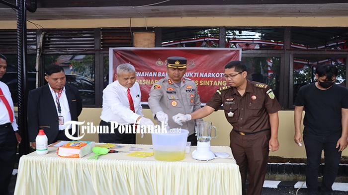 Polres Sintang Musnahkan Lebih 1 Ons Narkotika Jenis Sabu dan Puluhan Ekstasi